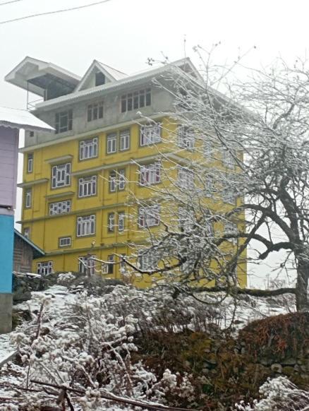 Tseten'S Inn Лачунг Екстериор снимка